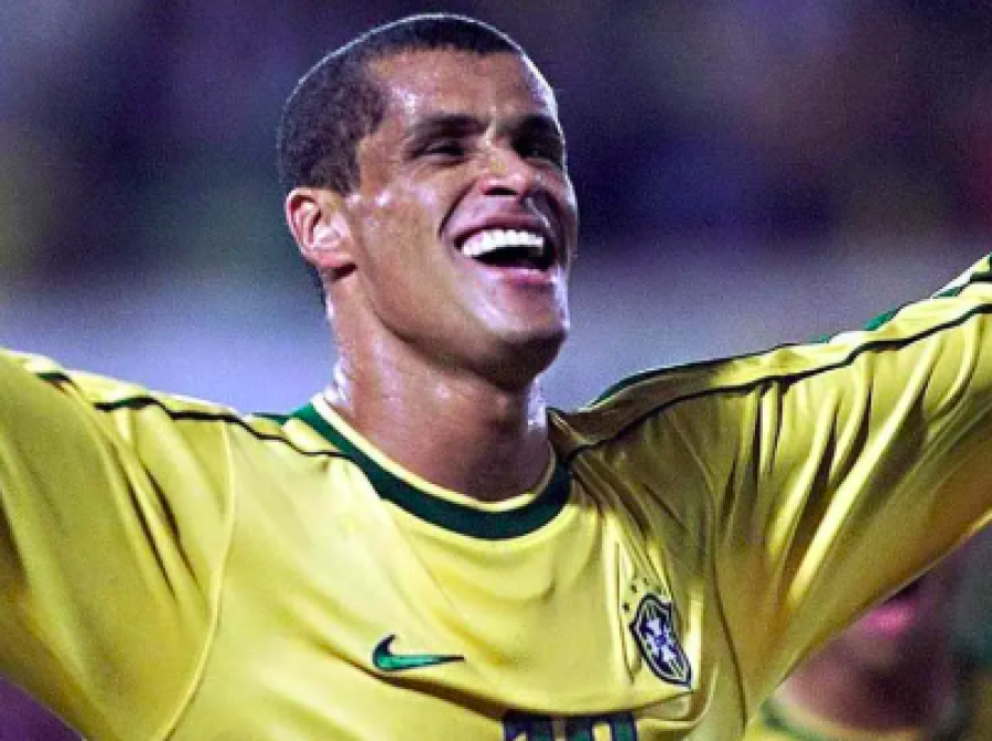 Rivaldo comenta chegada de Gabigol ao Cruzeiro e elogia reforços para a temporada de 2025